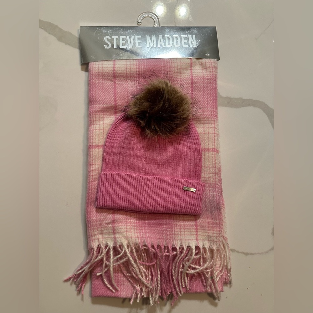 Steve Madden Hat + Scarf Set